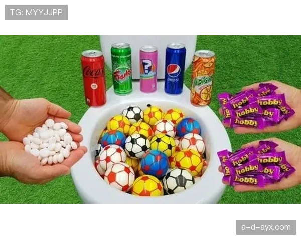 比利时巧克力巧制足球造型,世界杯创意甜品引全球关注 比利时巧克力巧制足球造型,世界杯创意甜品引全球关注