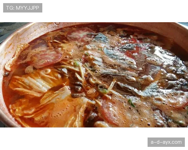 刷到张楠家早晨那一幕，我吃泡面都不好意思举筷