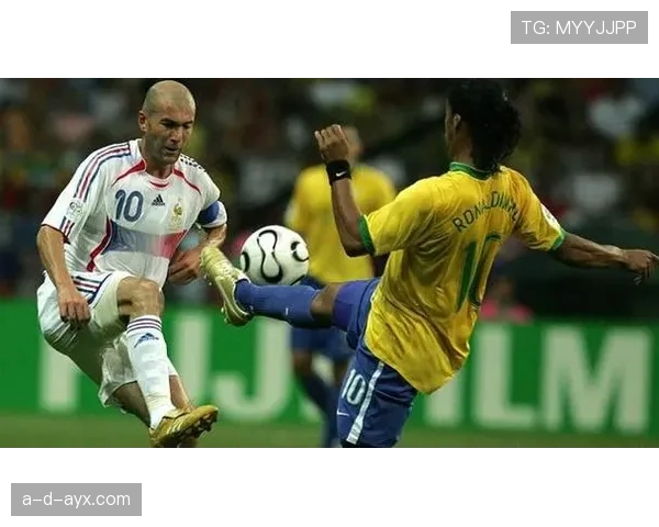 小罗退役后还在夜店蹦迪？这状态谁敢信是快50的人