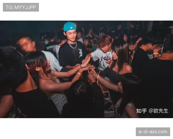 拉菲尼亚这训练完直接去夜店蹦迪的节奏，真不怕教练骂？